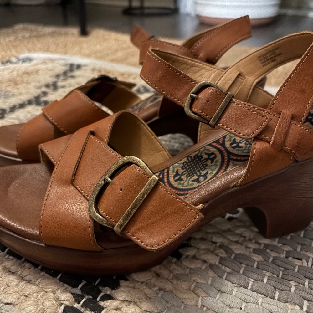boc chunky heeled sandals